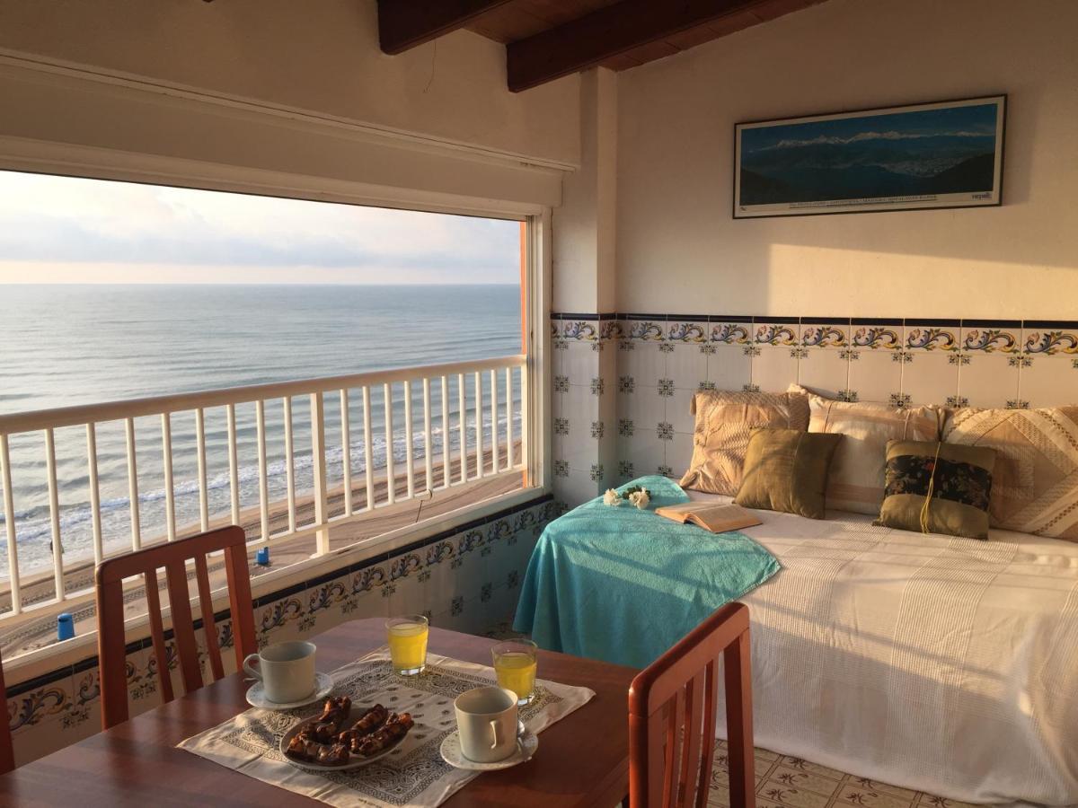 Beachfront And Bright Apartment Mareny Barraquetas Εξωτερικό φωτογραφία